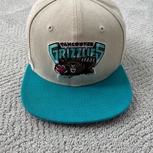 Kids Mitchell & Ness Black and Cream Cap